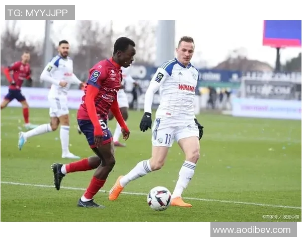 卡斯鲁厄与汉堡精彩对决回放分析及比赛亮点总结